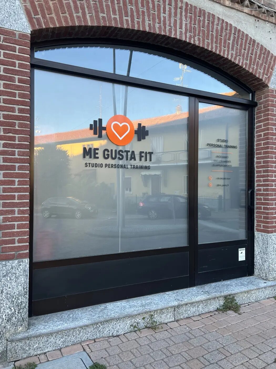 Ingresso dello studio Me Gusta Fit a Jerago con Orago