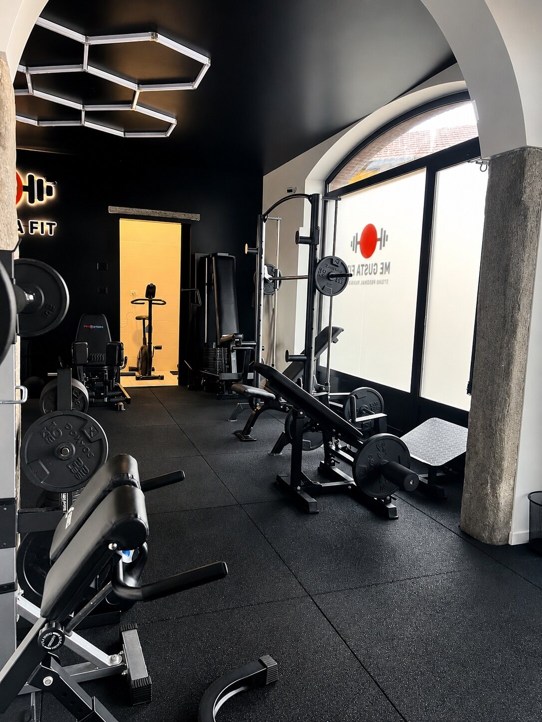 Area pesi dello studio personal training Me Gusta Fit